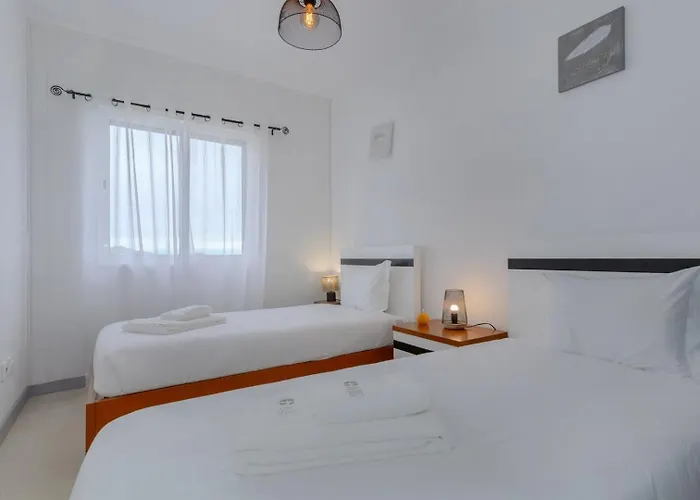 Guestready - Serene Near Ponta Delgada Lejlighed